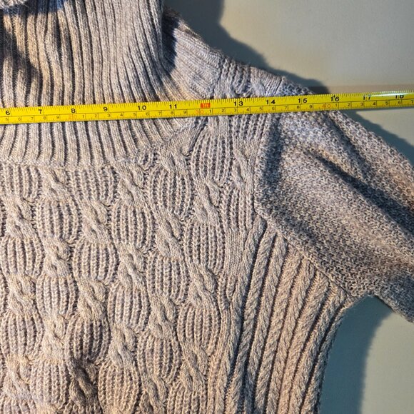 Alia Turtleneck Sweater - Picture 4 of 8
